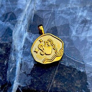 NWOT - Aquarius zodiac pendant, gold plated